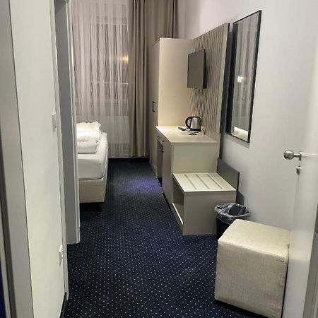 Gastpark Hotel Manching Zewnętrze zdjęcie