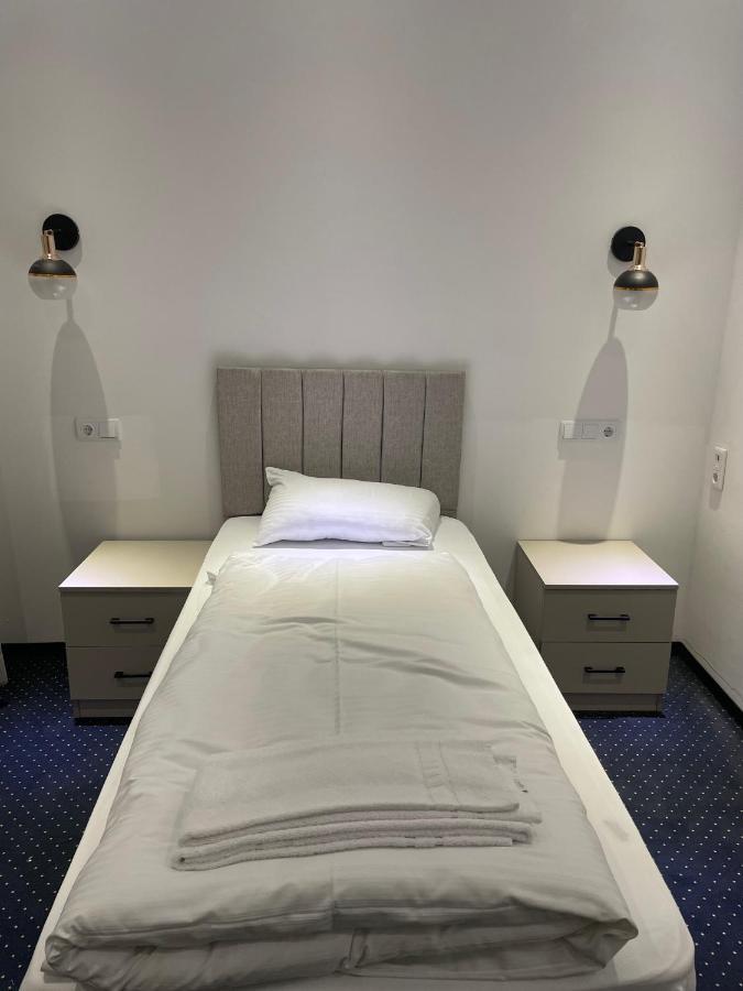 Gastpark Hotel Manching Zewnętrze zdjęcie