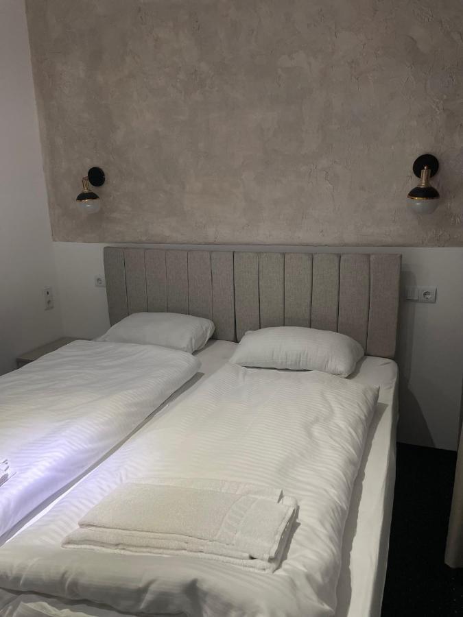 Gastpark Hotel Manching Zewnętrze zdjęcie