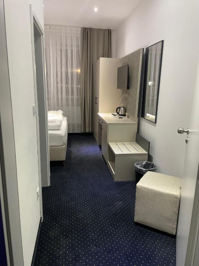 Gastpark Hotel Manching Zewnętrze zdjęcie