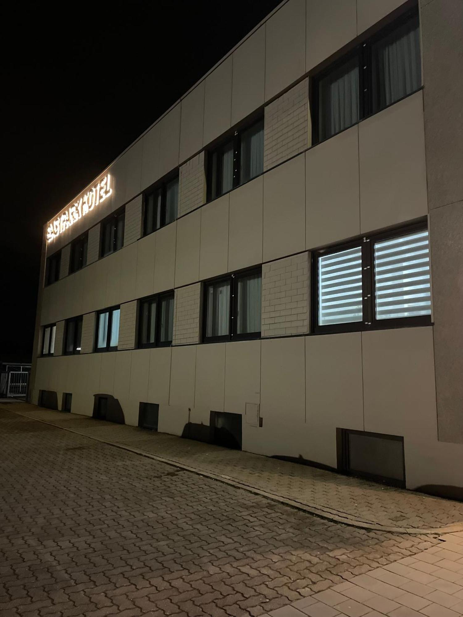 Gastpark Hotel Manching Zewnętrze zdjęcie