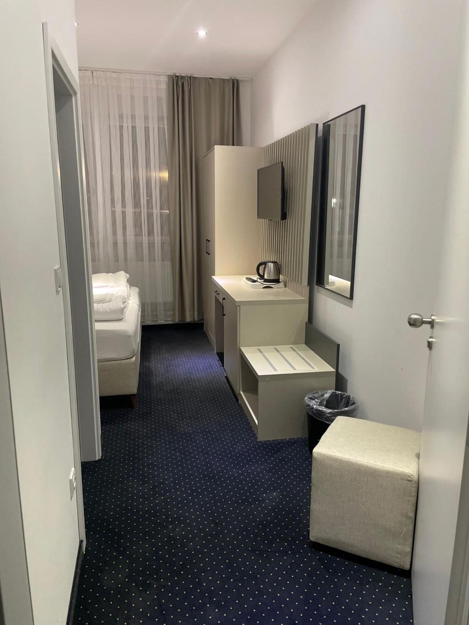 Gastpark Hotel Manching Zewnętrze zdjęcie